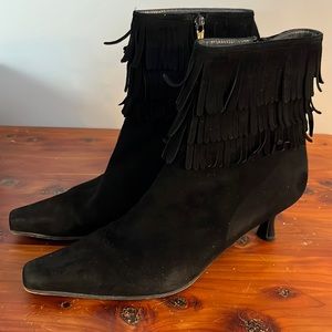 Stuart Weitzman black suede SARAPE kitten heel boot size 9.5